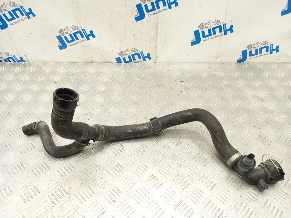 Патрубок системы охлаждения 8W0122055BN для Audi A4 B9 2015-2022