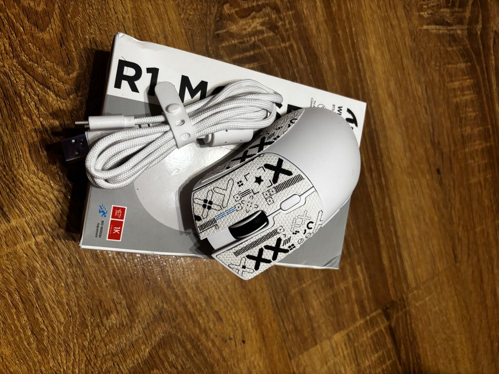 Myszka Attack Shark R1