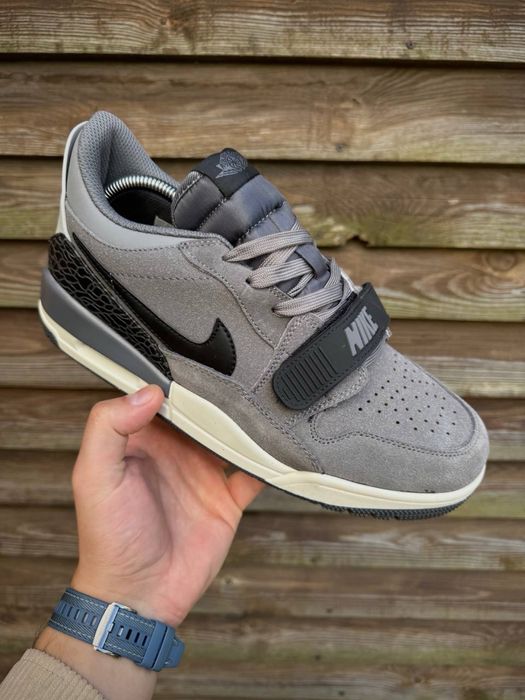 кросівки nike air jordan legacy 312