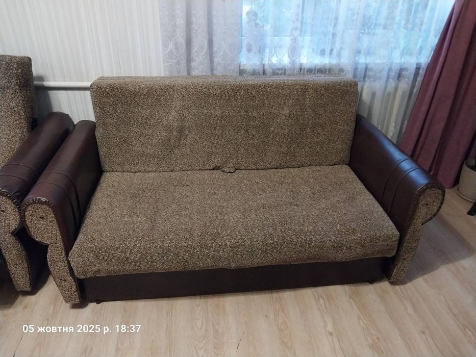 Меблі ( шафа, диван) б/у