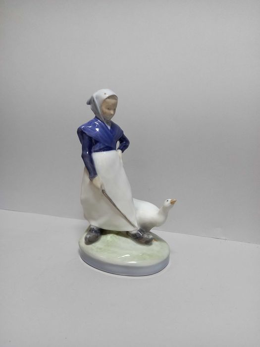 Gęsiarka, figurka Royal Copenhagen, proj. Ch.Thomsen 1965 r.