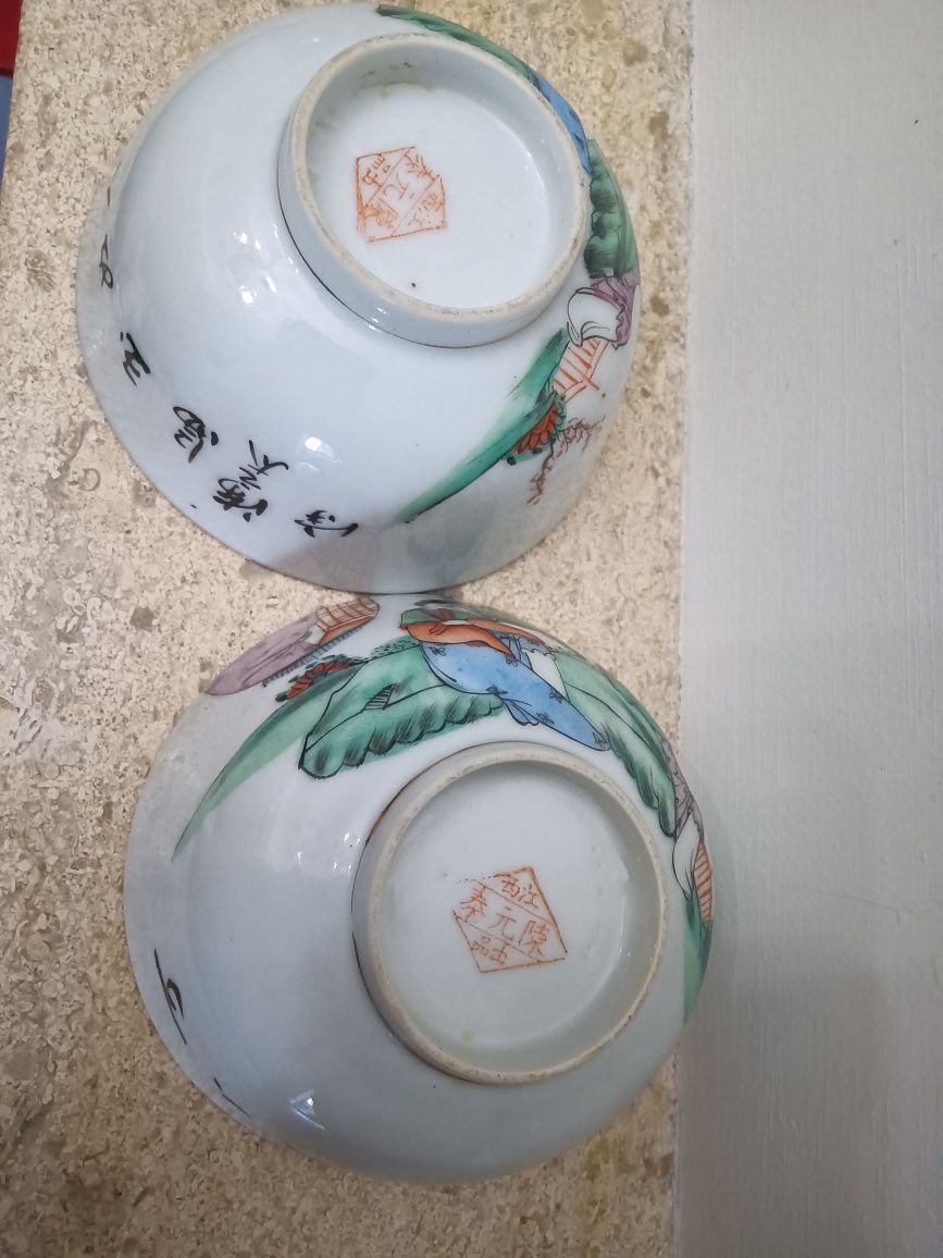 Par de taças chinesas. Porcelana chinesa antiga. Período de república