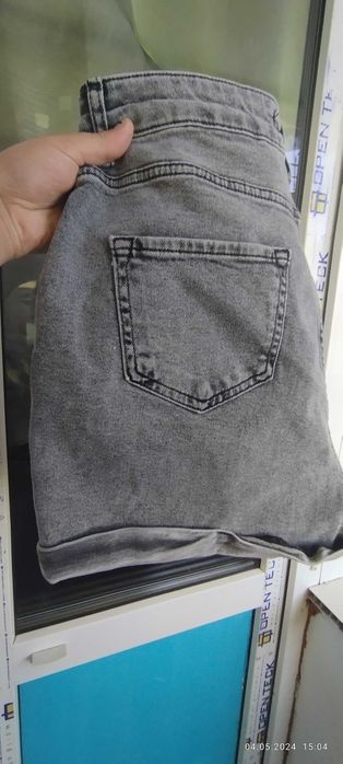 Стильні шорти в відмінному стані