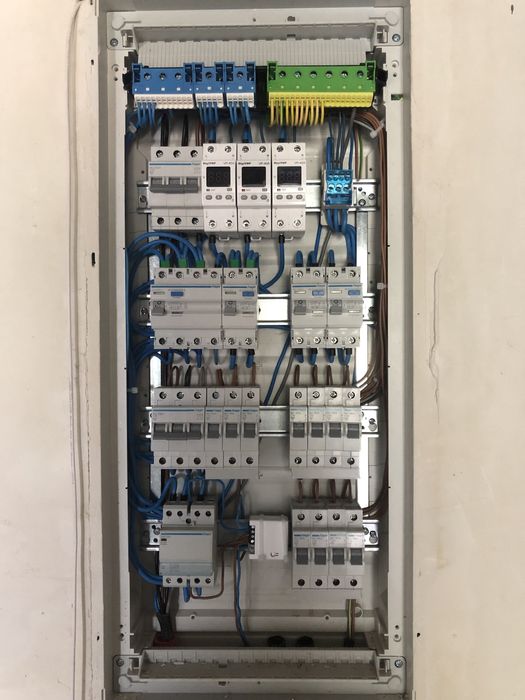 Послуги електрика, електромонтажні роботи.