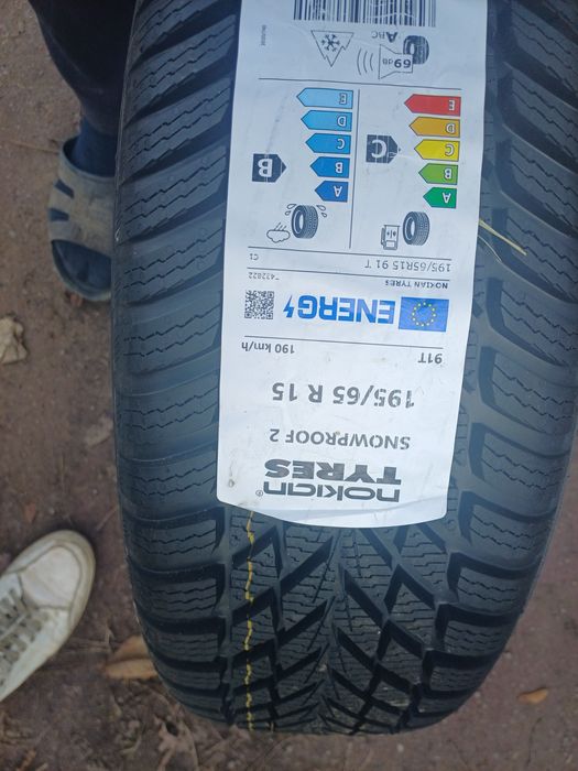 Шини 195 65 r15 nokian 4 шт нові