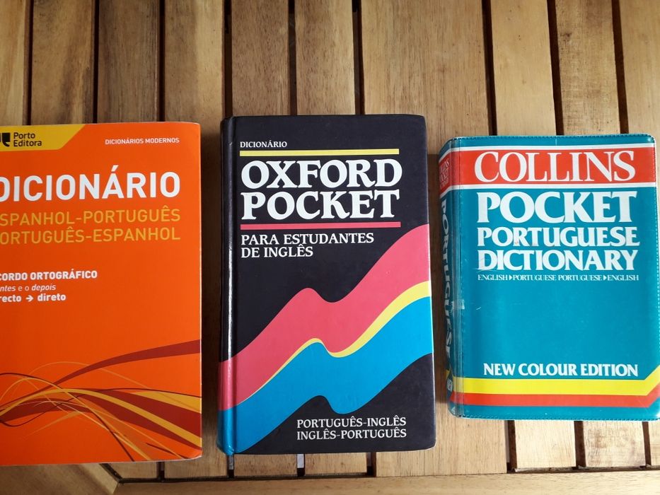 Dicionários de Inglês e de Espanhol
