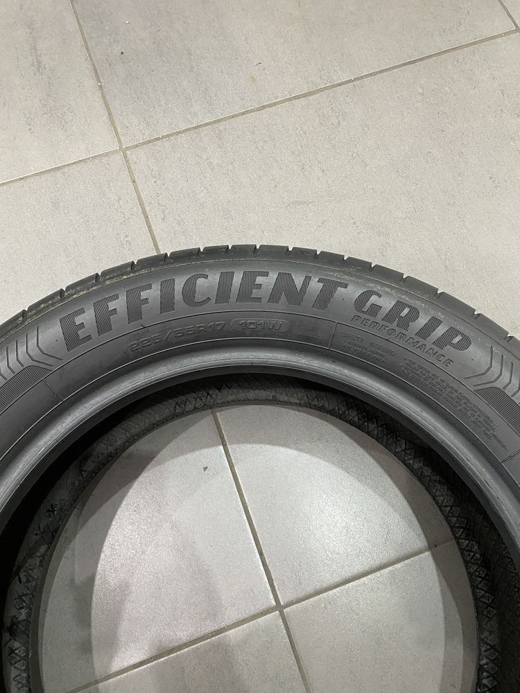 2x 225/55 R17 Goodyear Efficent Grip Performance