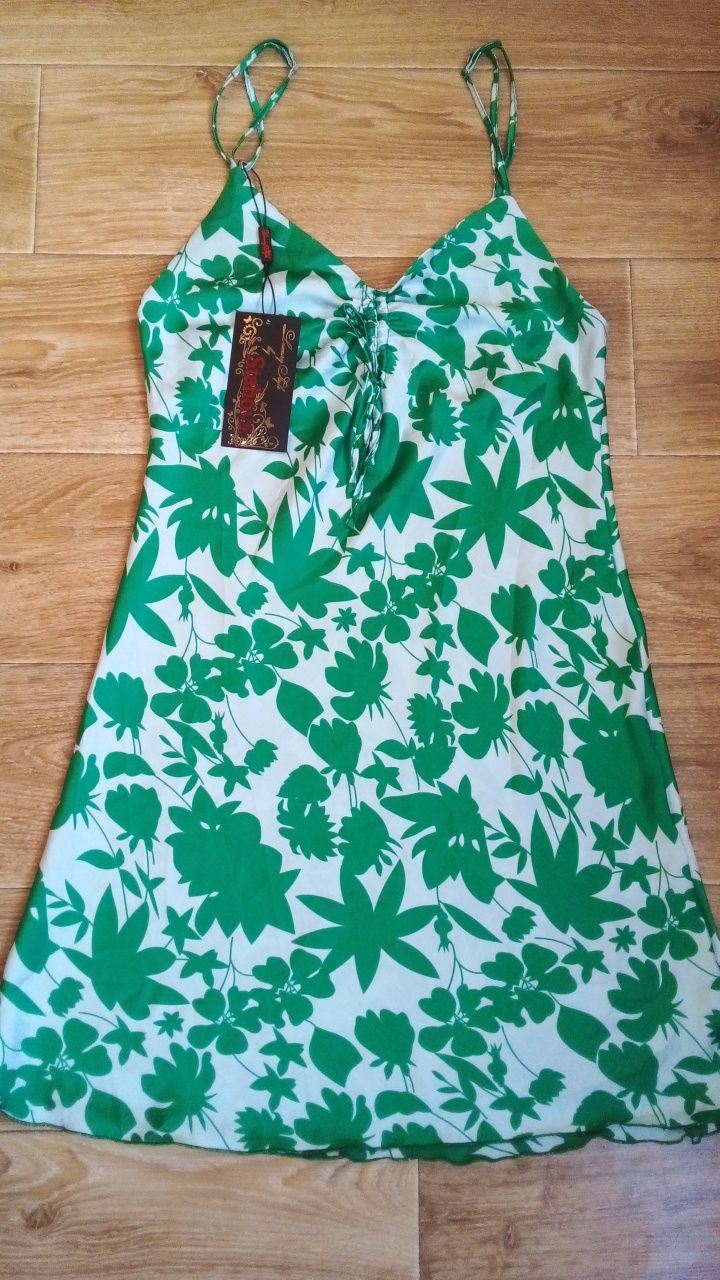 Атласное зеленое мини платье S