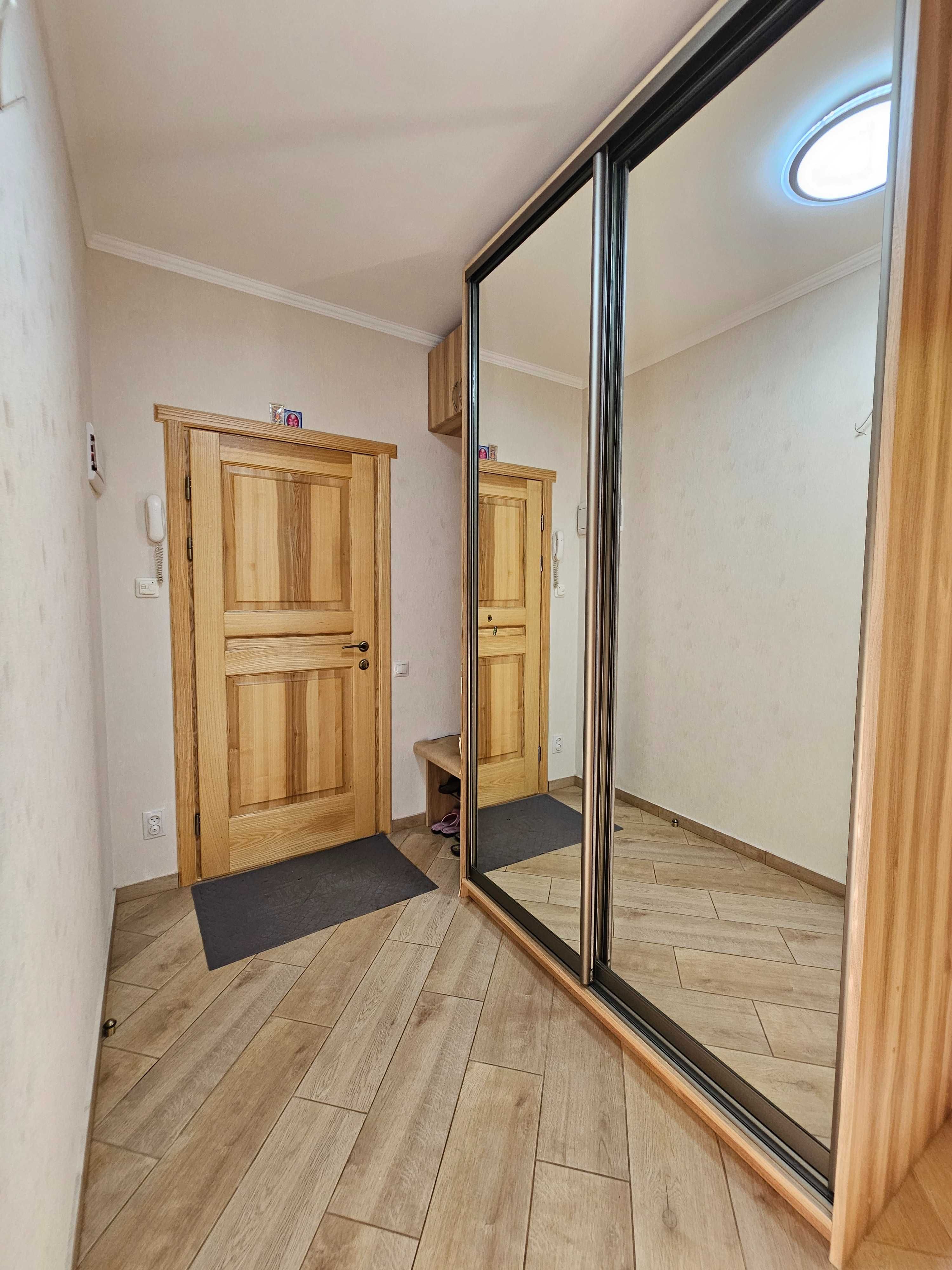 Трёхкомнатная квартира на Макулане, микрорайон Всебратское-2
