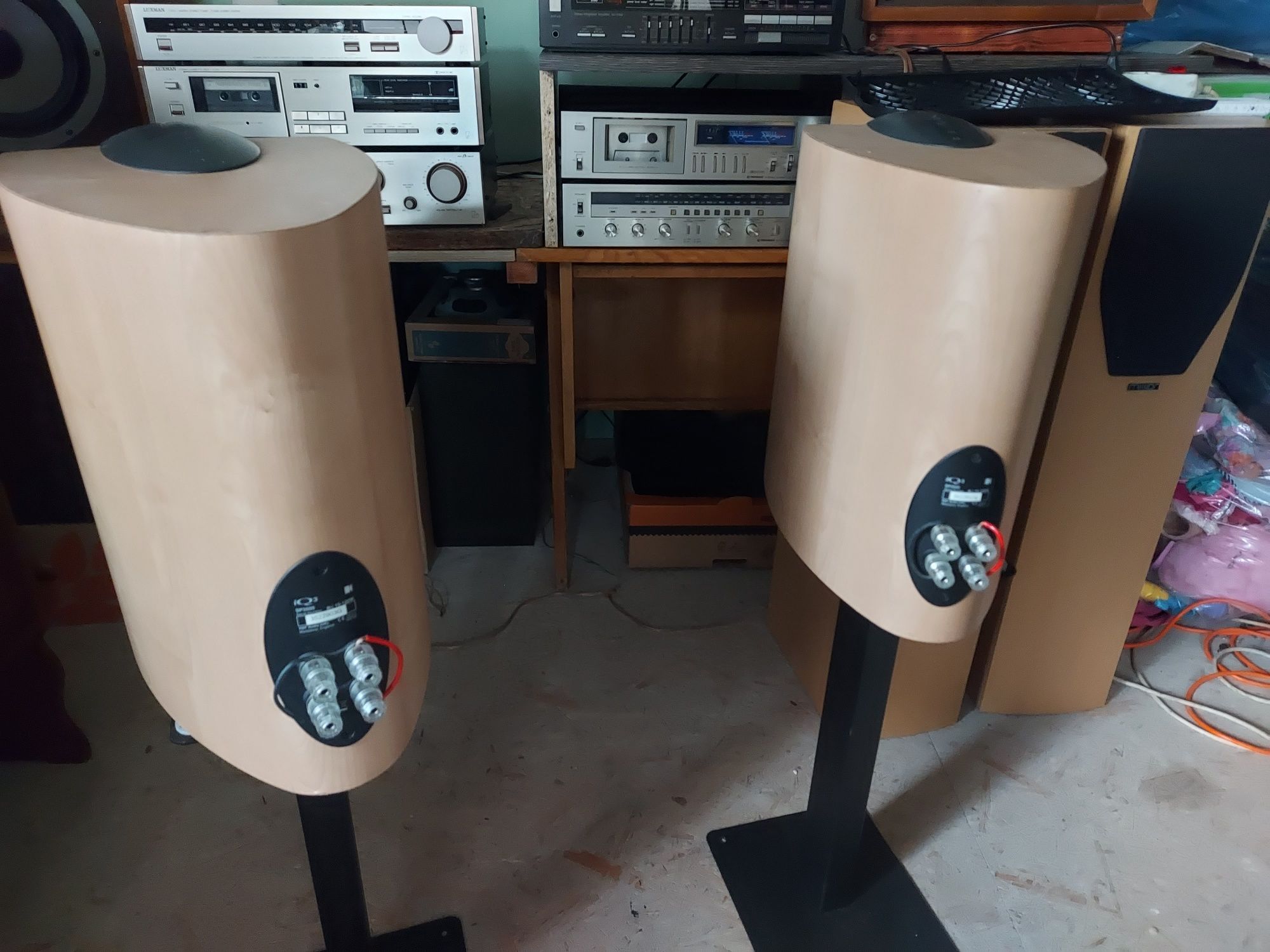 Kolumny monitory KEF IQ3