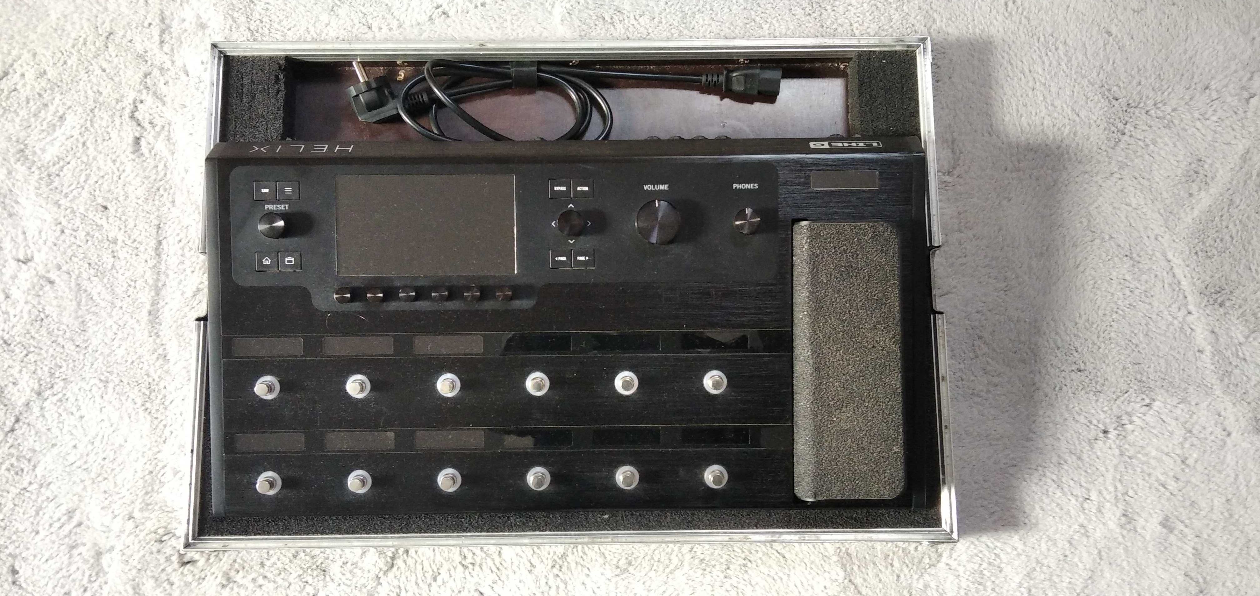 Multiefekt gitarowy Line 6 Helix Flor