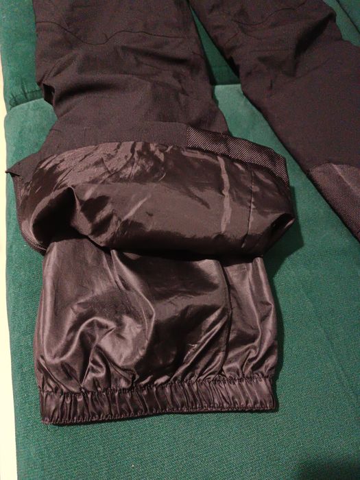 Męskie czarne spodnie narciarskie z szelkami M