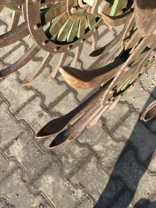 Ротаційна навісна борона John Deere 400