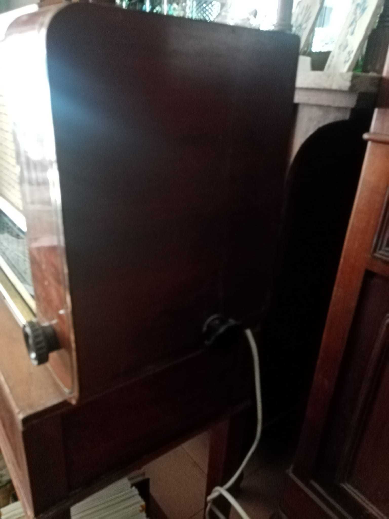 Rádio Vintage Schaub Koralle – Modelo E11 (antigo)