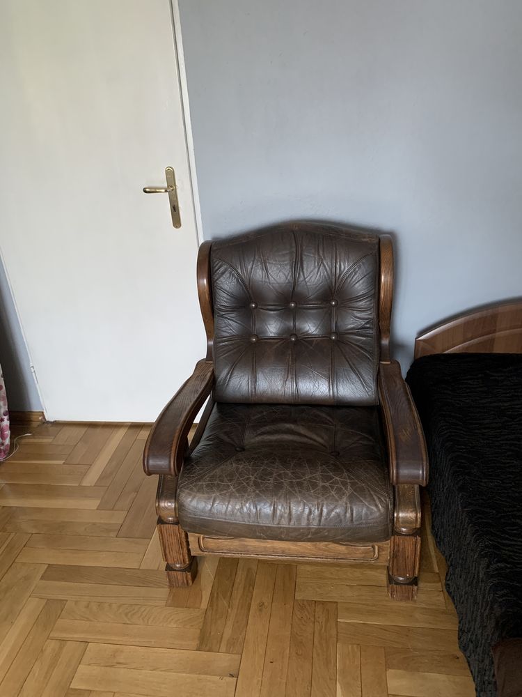 Nowa cena!! Skórzana kanapa z dębową konstrukcja + fotel