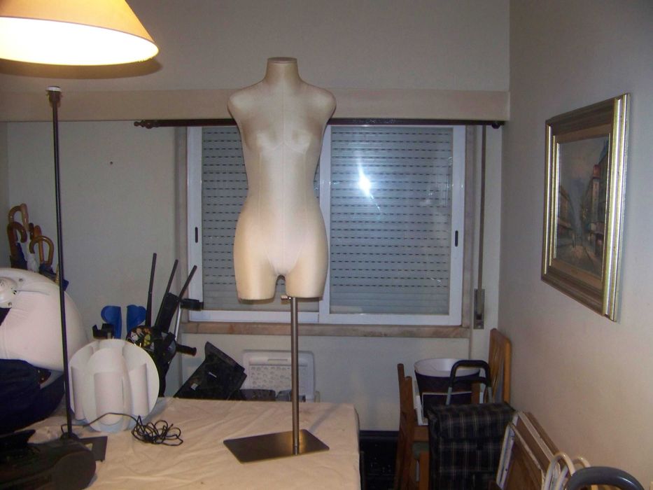 manequim busto com base em aço inoxidável