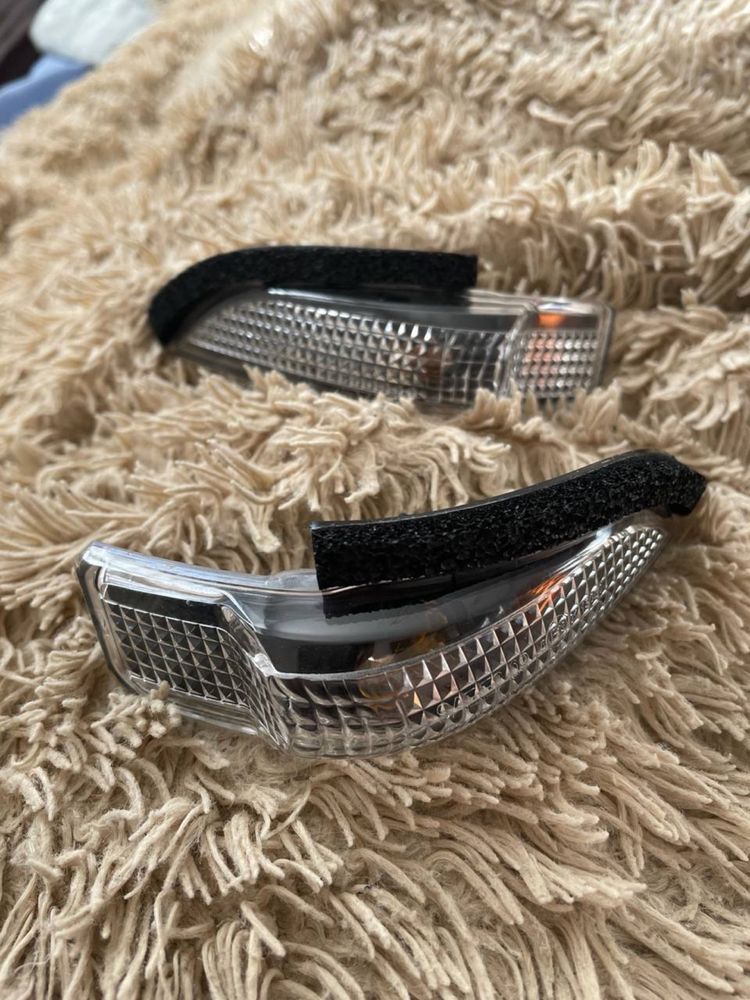 LED Поворотник в Зеркало Toyota Camry Corolla Yaris Prius C