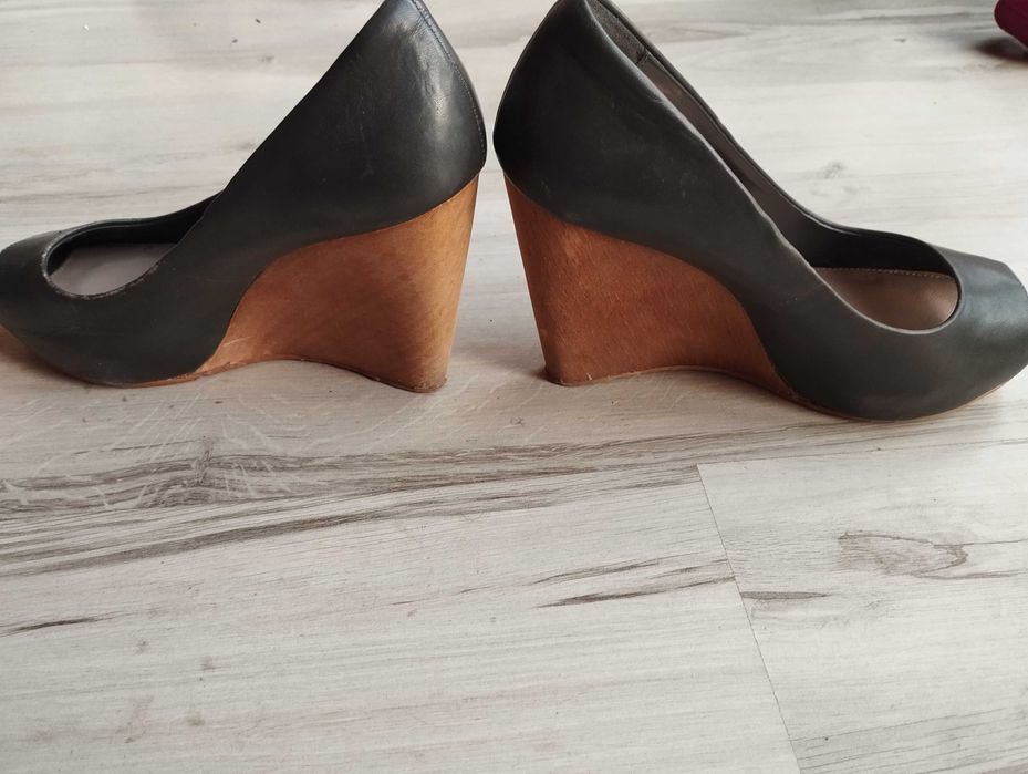 Buty na koturnie 37