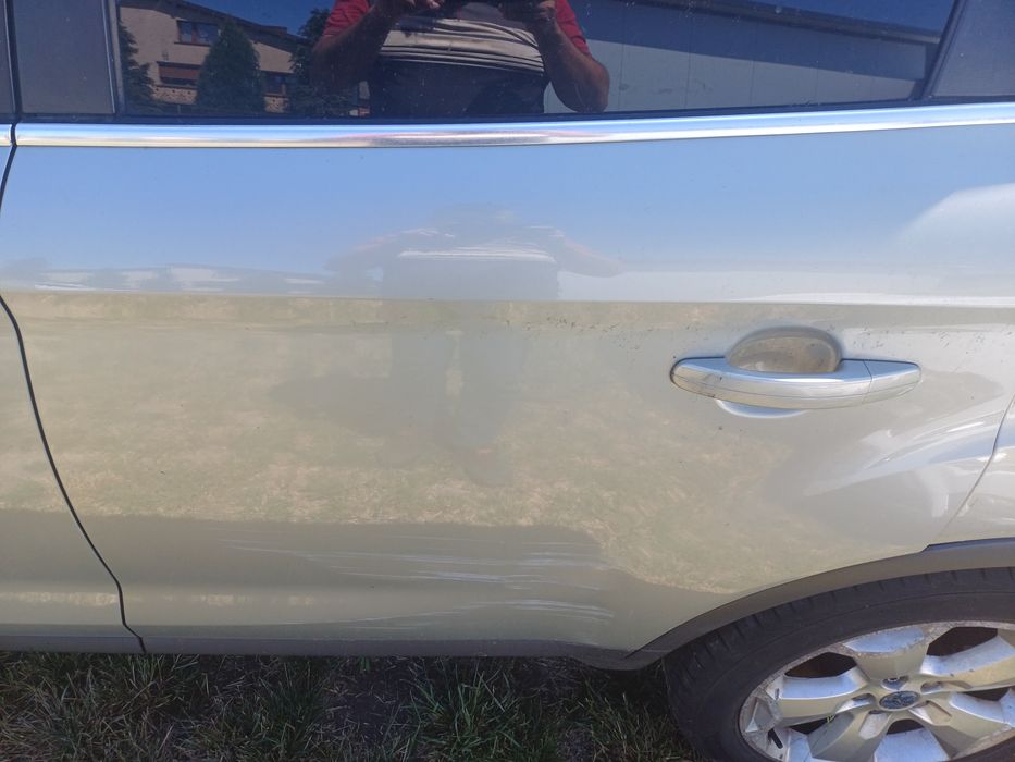 Drzwi lewy przód i tył do Forda Kuga MK 1 kolor P8
