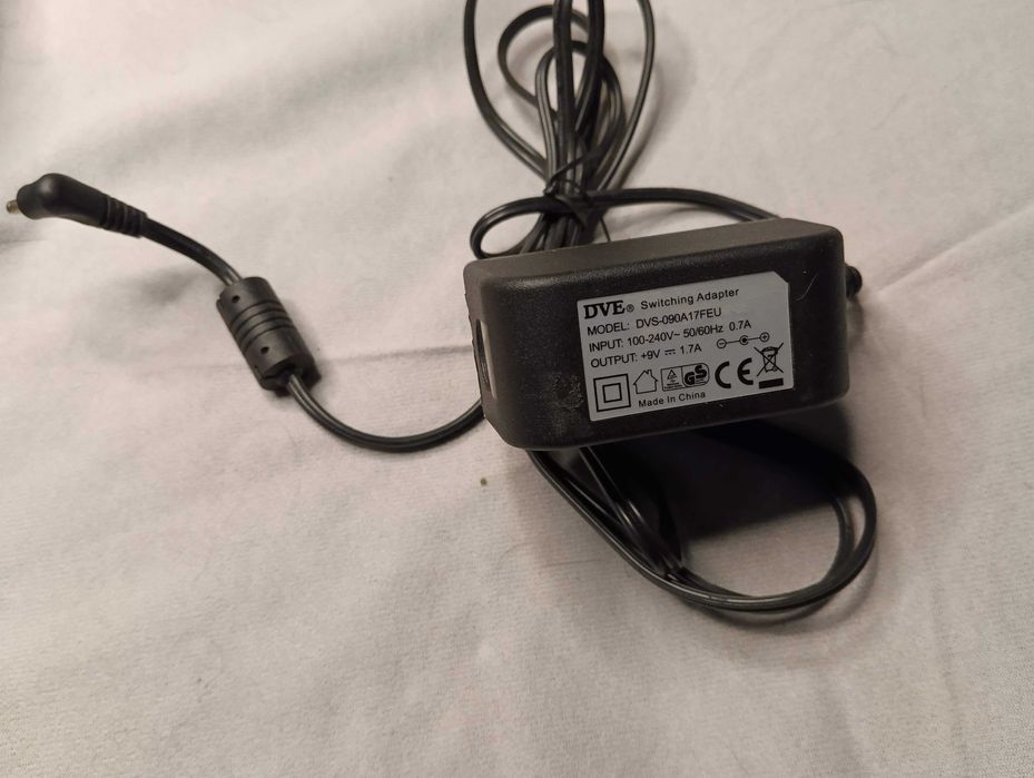 Блок живлення питания 9V 1.7A DVS-090A17FEU (3.5mm)