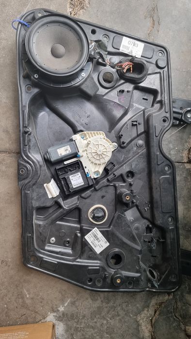 Elevador e motor do vidro dianteiro direito VWGolf VI