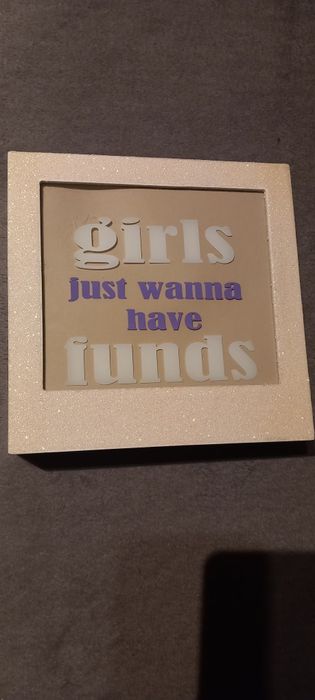 Brokatowa skarbonka dla dziewczynki nastolatki drewniana