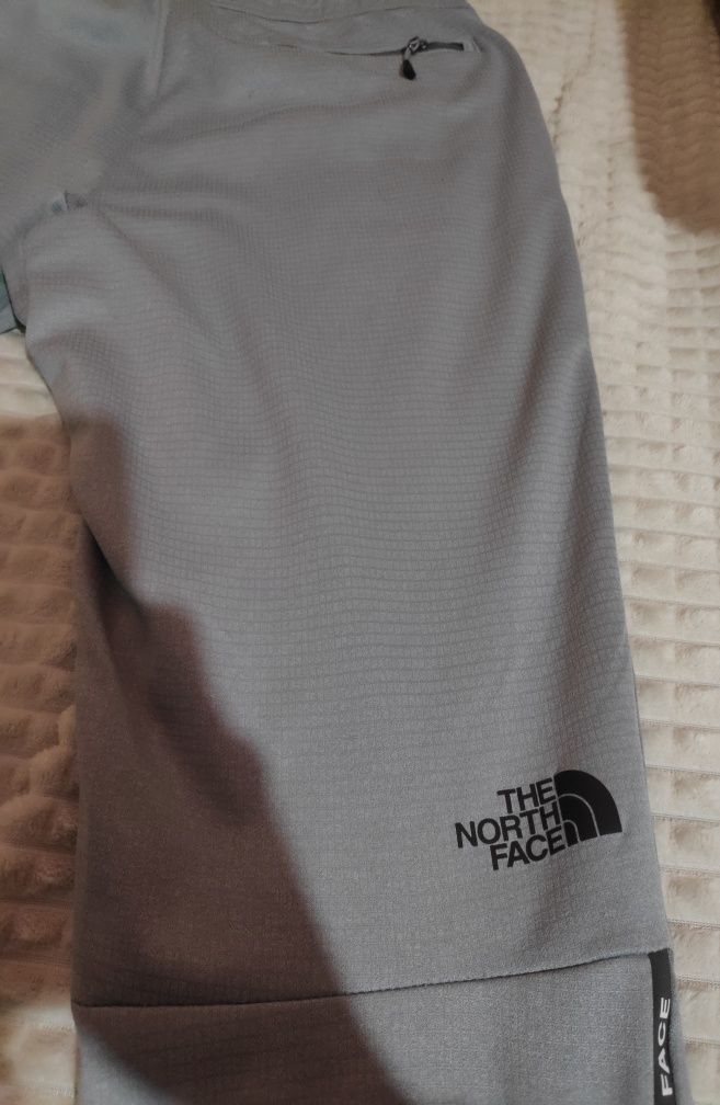 Чоловічі штани The North Face на флісі Size: M в ідеальному стані