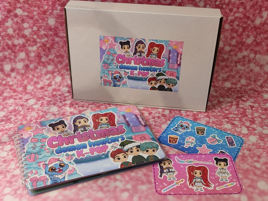 Książka na rzep zestaw huntrix K-POP łowczynie Demonów christmas