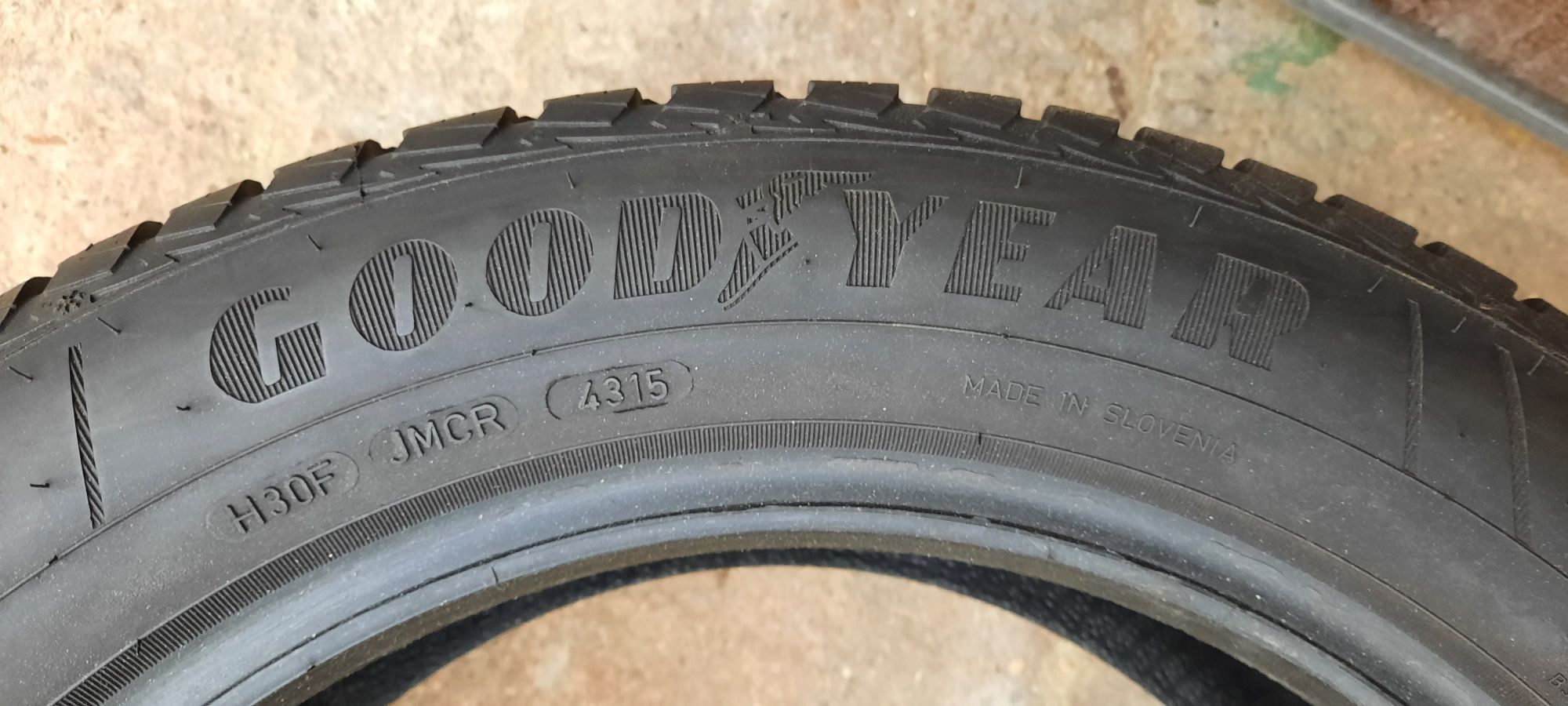 Goodyear 205/55 R16 Vector4Season Gen-2