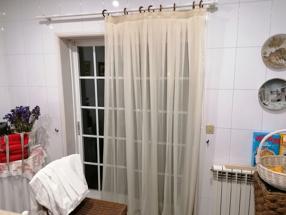 2 Cortinas de voil cor perola