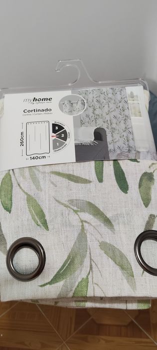 Cortinas novas em caixa