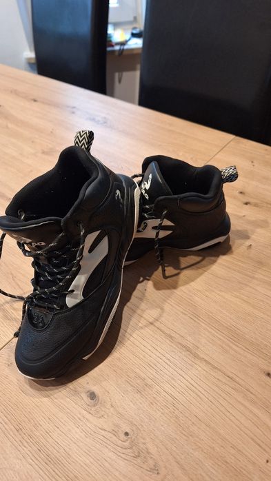 Młodzieżowe buty zimowe