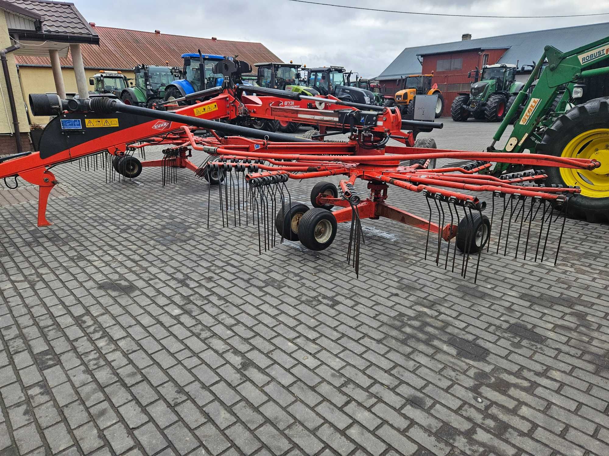 Import kuhn GA6620 .krone swadro807 rok 2014 GA 8731 .transport