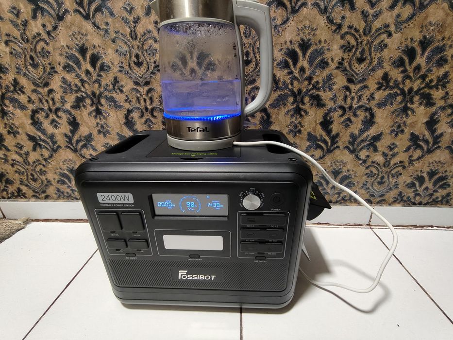 Fossibot F2400 зарядна станція