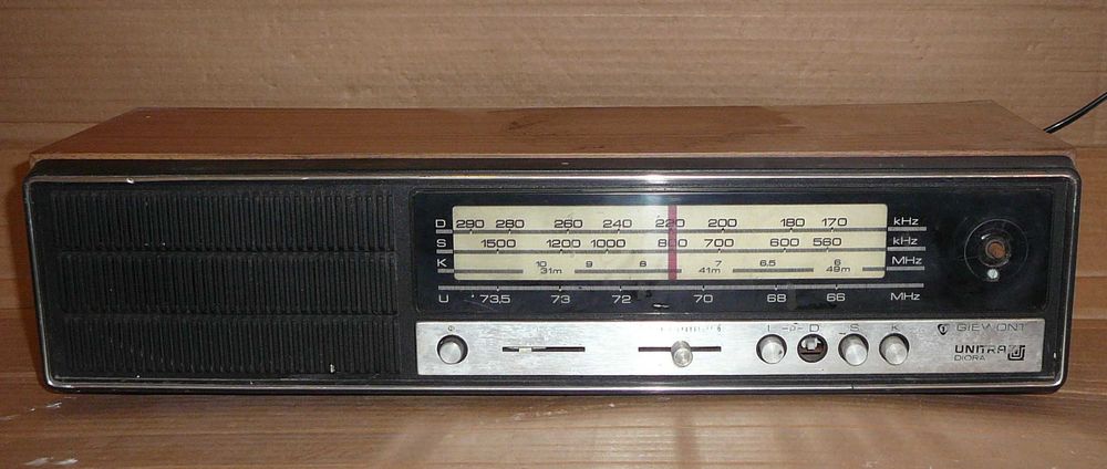 Radio PRL UNITRA Diora Giewont