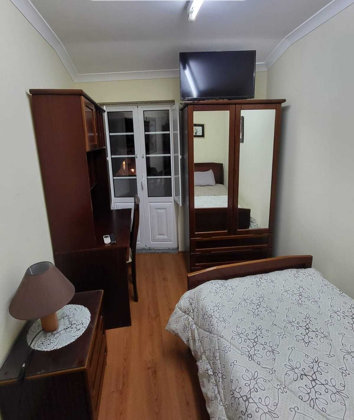 Quartos para alugar com AC / WIFI / TV (Portalegre)