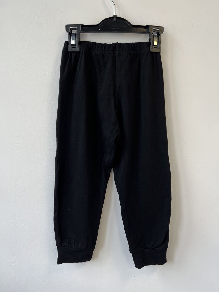 Shein spodnie dziecięce dresowe czarne r.100, 130