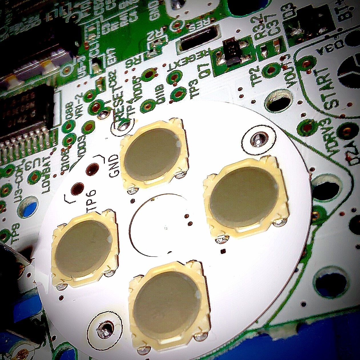 Game boy  advance Pokémon ze wzmacniaczem audio i membranami