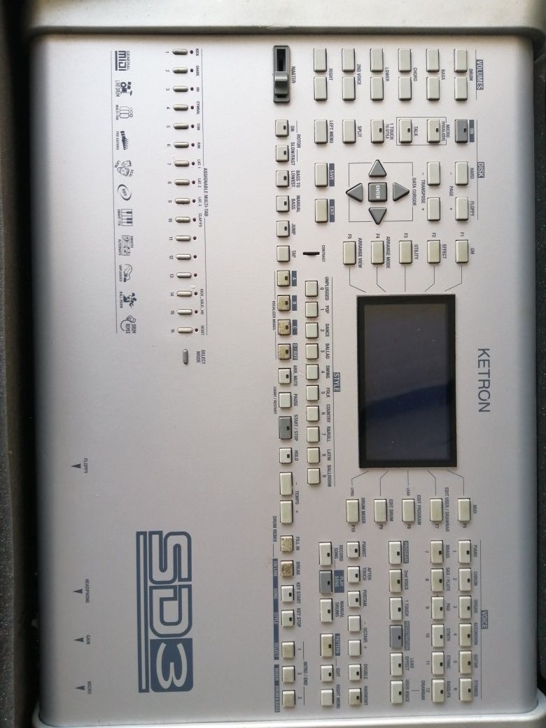Ketron SD3 módulo de sons e bateria