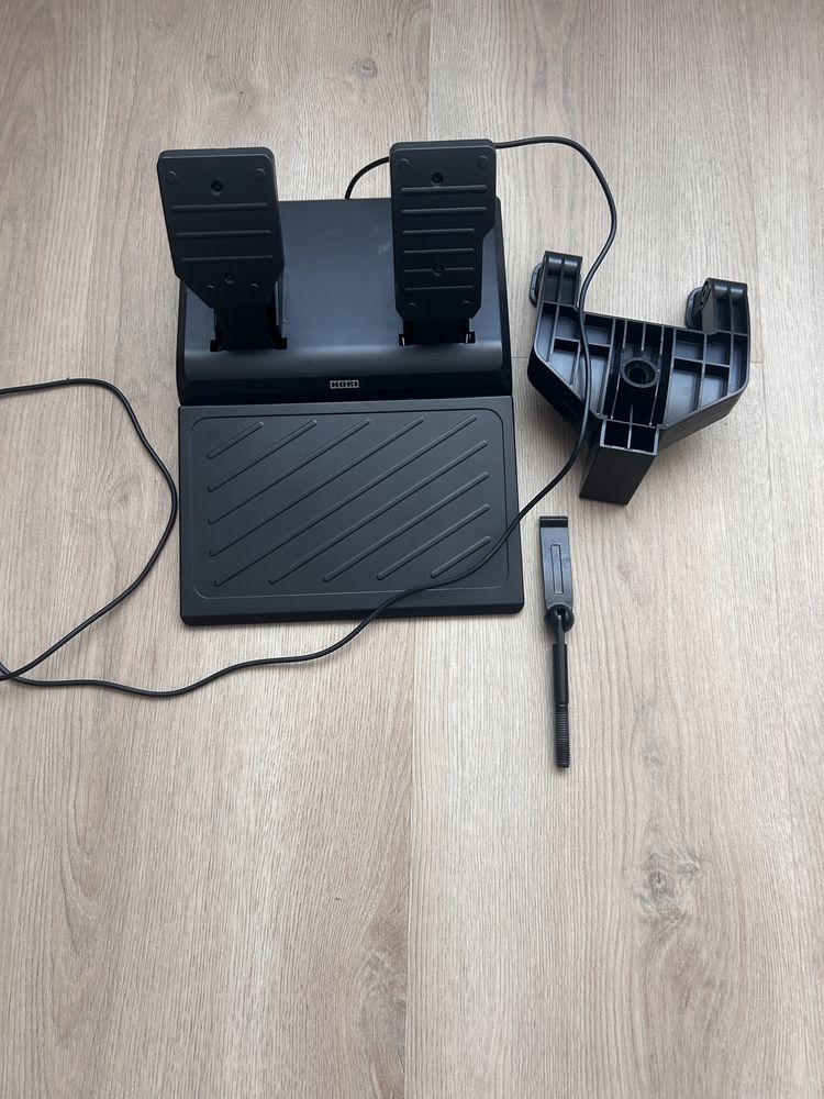 Volante + pedais HORI Apex (Ps5/Ps4/PC - Preto)