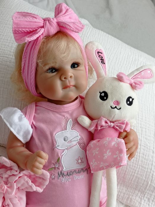 Śliczna lala w typie reborn z wyprawką
