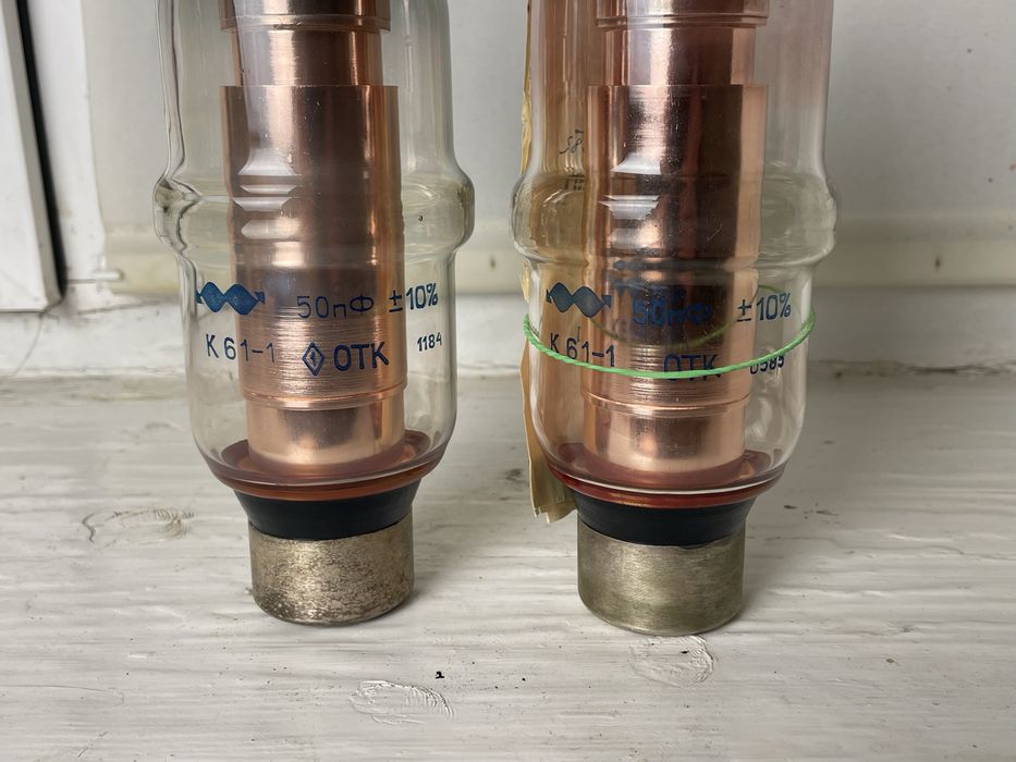 Вакуумний конденсатор К61-1 50пф Нові!