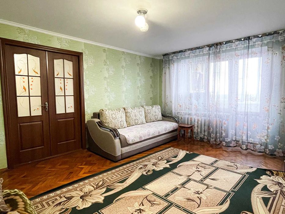 Продається квартира по вул. О.Пчілки . 38 м2