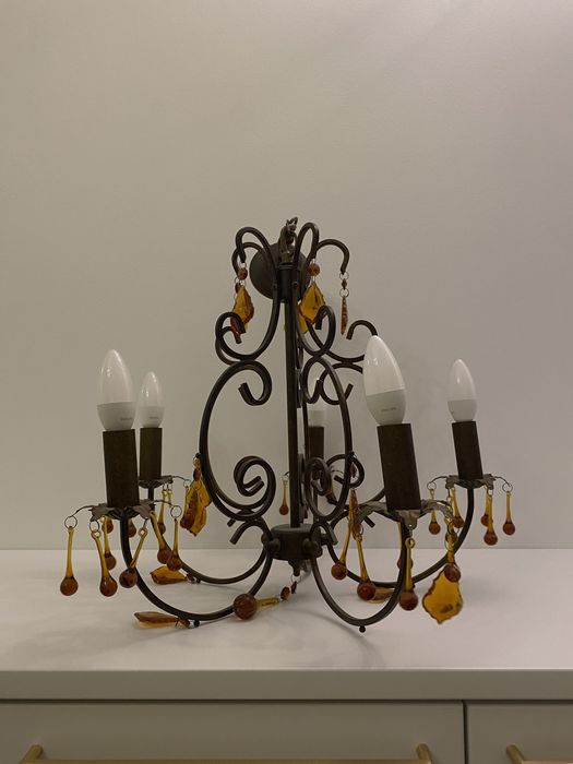 Żyrandol z bursztynkami