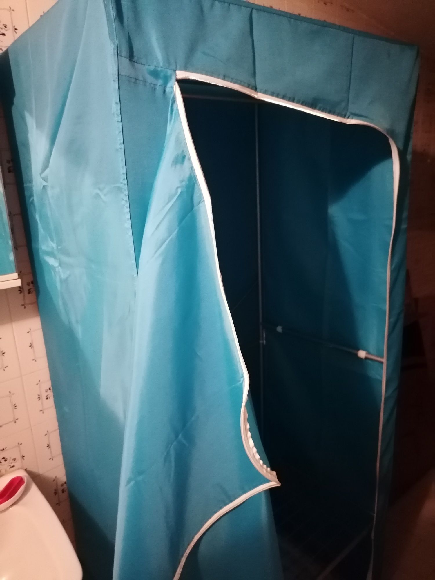 Armário Azul em Lona - Ikea