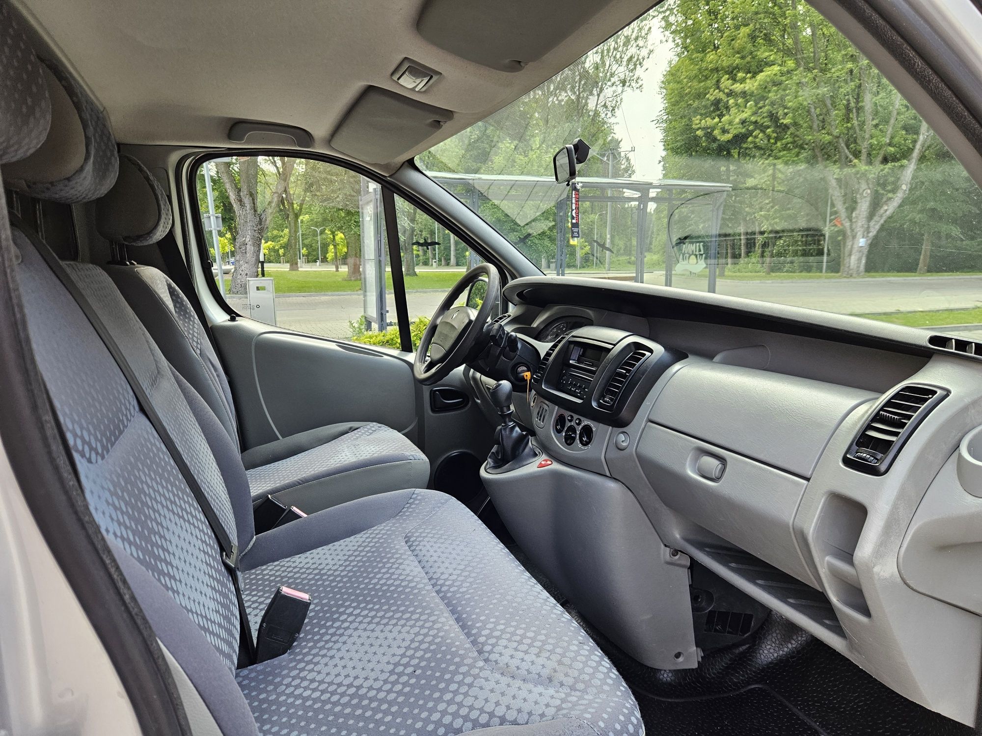Renault_Trafic_LONG_115KM_niski_przebieg_dobry_stan