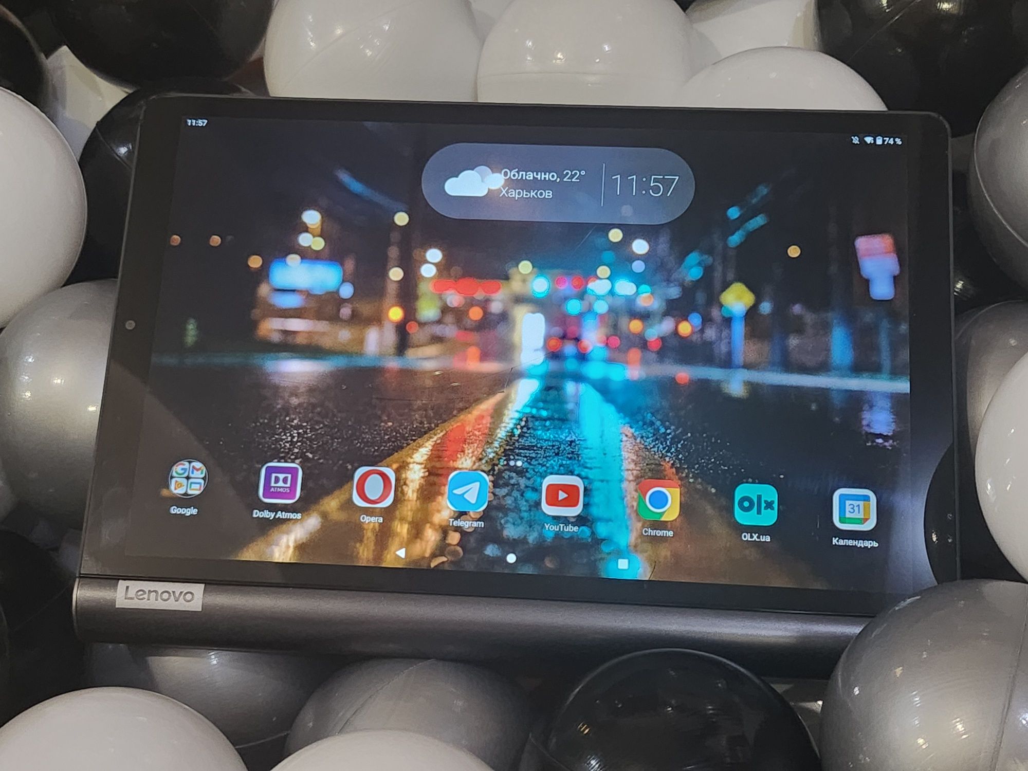 Планшет Lenovo Yoga Smart Tab 10"