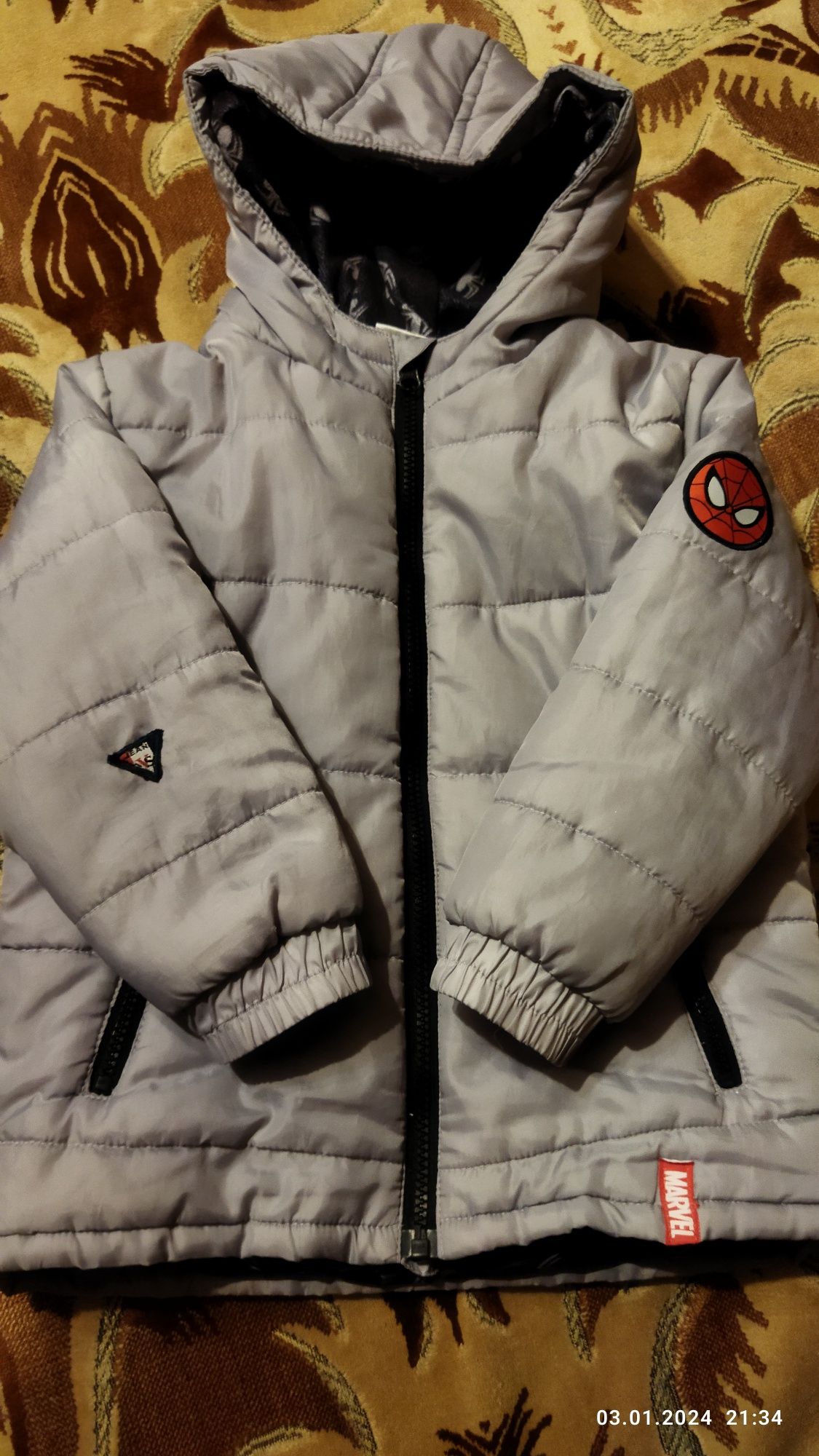Курточка куртка  на мальчика 3- 4 года Человек паук