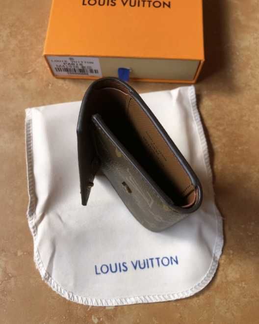 LOUIS VUITTON Victorine Portfele