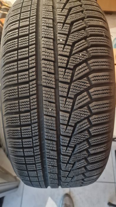 4 Pneus 225/50R17 - 3 Hankook e 1 Dunlop